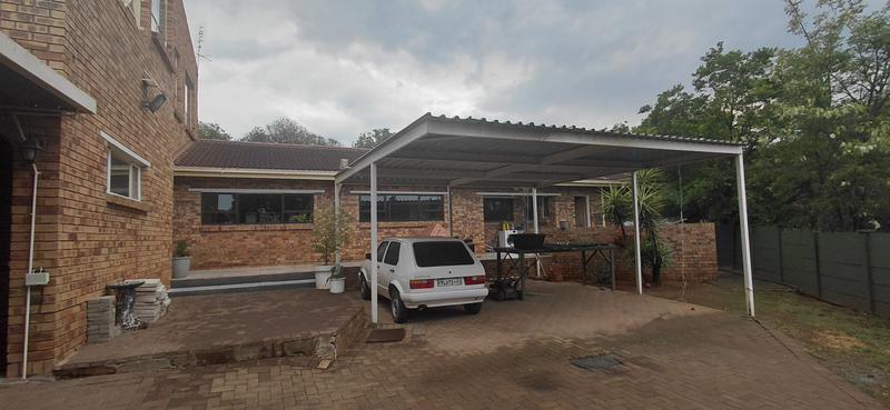4 Bedroom Property for Sale in Pellissier Free State